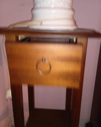 comodino e lampada in ceramica 