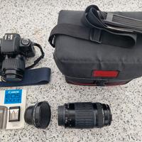 Fotocamera Canon EOS con obiettivi