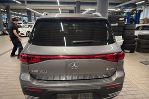 MERCEDES EQB 300 4x4