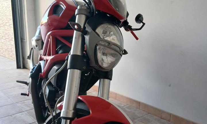 Ducati Monster 696 - 2011