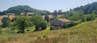 Rustico / Casale di 192 m² a Fossombrone