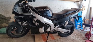 YAMAHA YZF 600 R