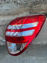 Fanalino stop Rav 4 del 2011