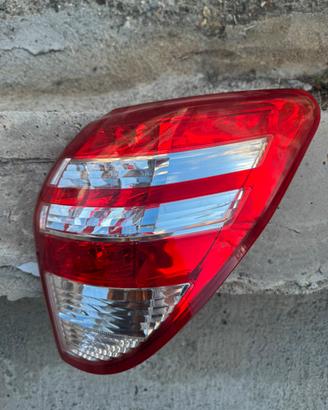 Fanalino stop Rav 4 del 2011