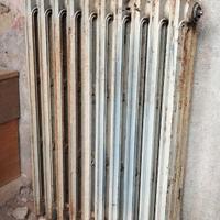 termosifone in ghisa vintage