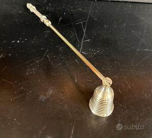 Spegnicandela vintage in ottone dorato anni 70