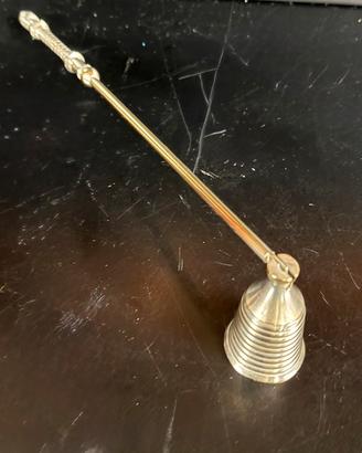Spegnicandela vintage in ottone dorato anni 70