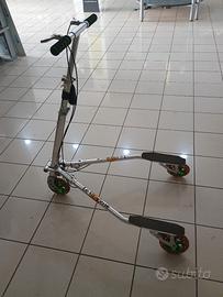 monopattino tre ruote 