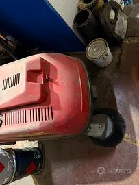 Spazzatrice batteria con batterie nuove