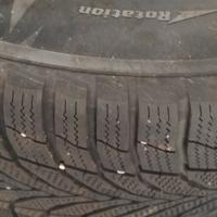 quattro cerchi con gomme invernali