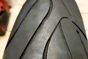 Gomma anteriore moto 120/70 r17 