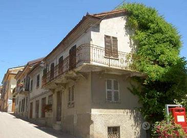 Immobile in asta di 613 m² con più di 5 locali a C