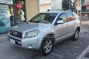 toyota-rav4-2-2-d-4d-177-cv-luxury