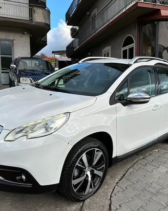 PEUGEOT 2008 BlueHDi 100 Black Matt