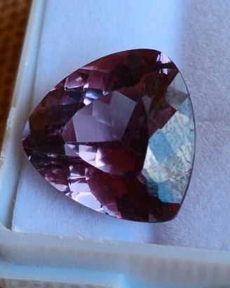 Alessandrite 10.25 cti rosa cangiante