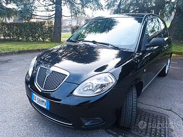 LANCIA YPSILON 1.2  con solo 108.000 km. 