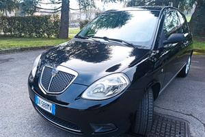 LANCIA YPSILON 1.2  con solo 108.000 km. 