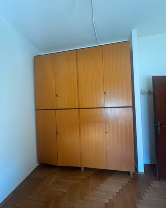 Grande armadio vintage anni ‘60 in legno