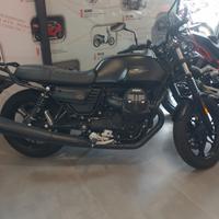 Moto Guzzi V7 III Stone night pack