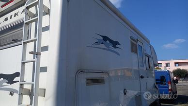 LAIKA KREOS 3001 - 2006 - 80.000 KM