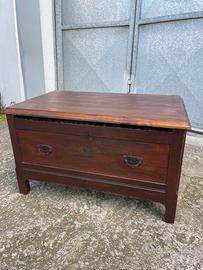 Cassettone in legno antico