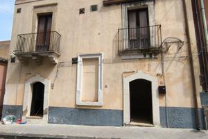 Centro Storico: Immobile da Ristrutturare