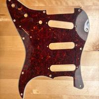 attipenna/Pickguard Fender Stratocaster SSS