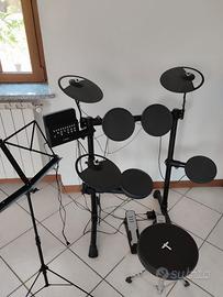 Batteria Yamaha Dtx400k + seggiolino + leggio
