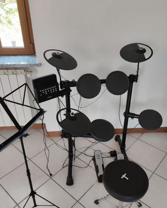 Batteria Yamaha Dtx400k + seggiolino + leggio