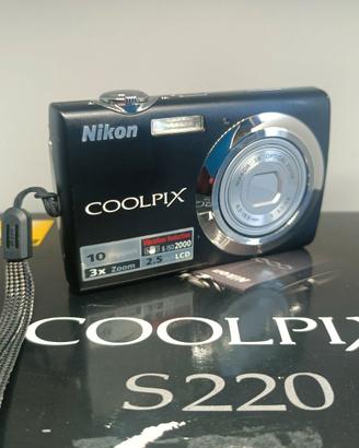 Nikon Coolpix S220