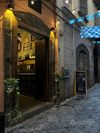 Attività coktail bar via toledo , centro