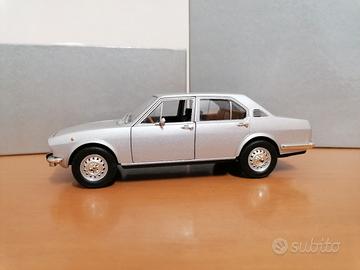 Alfa Romeo Alfetta 1:24 no Politoys Mebetoys Dinky