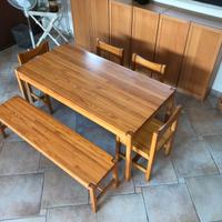 Tavolo in faggio con panca e 4 sedie