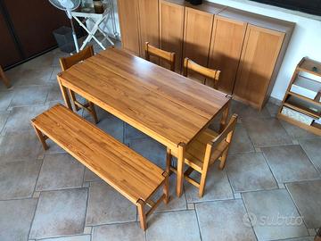 Tavolo in faggio con panca e 4 sedie