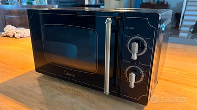 Microonde Midea Retrò Nero 700W - Pari al nuovo