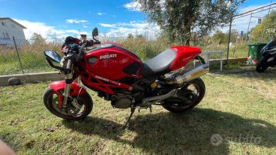 Ducati monster 696 del 2009 73 cv