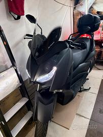 XMAX 300