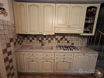 Cucina e dispensa