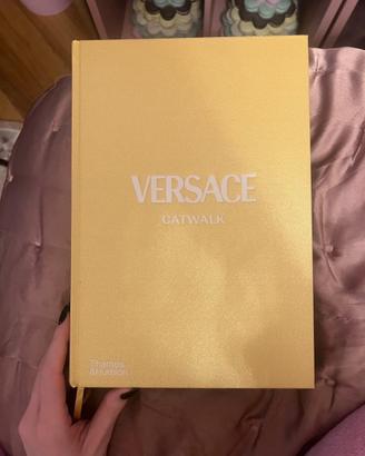 Versace libro arredo casa