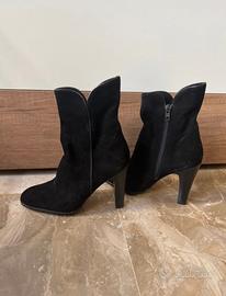 Stivaletto donna camoscio nero n. 34,5
