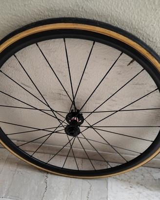 ruote corsa o gravel carbonio 