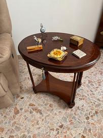 Tavolino ovale  d'appoggio o da fumo