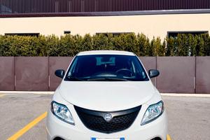 Lancia Ypsilon Elefantino benzina per neopatentati