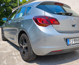 Opel astra j 1.7cdti 125cv cosmo