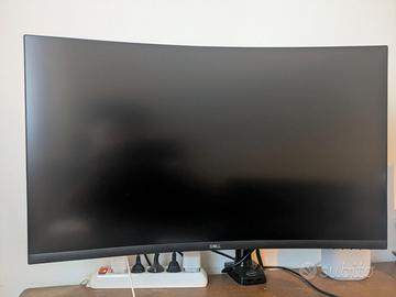 Monitor 4k e sedia ergonomica