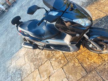 Yamaha XMAX