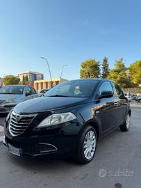LANCIA YPSILON 2013