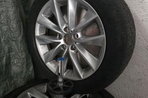 cerchi e gomme originali bmw. 