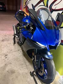 YAMAHA YZF R1