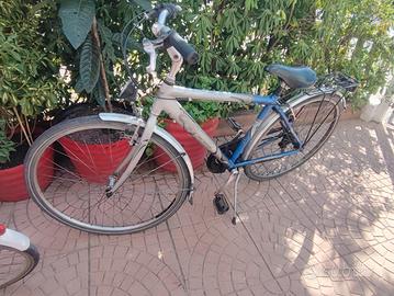 bicicletta misura 28 con cambio di marcia 